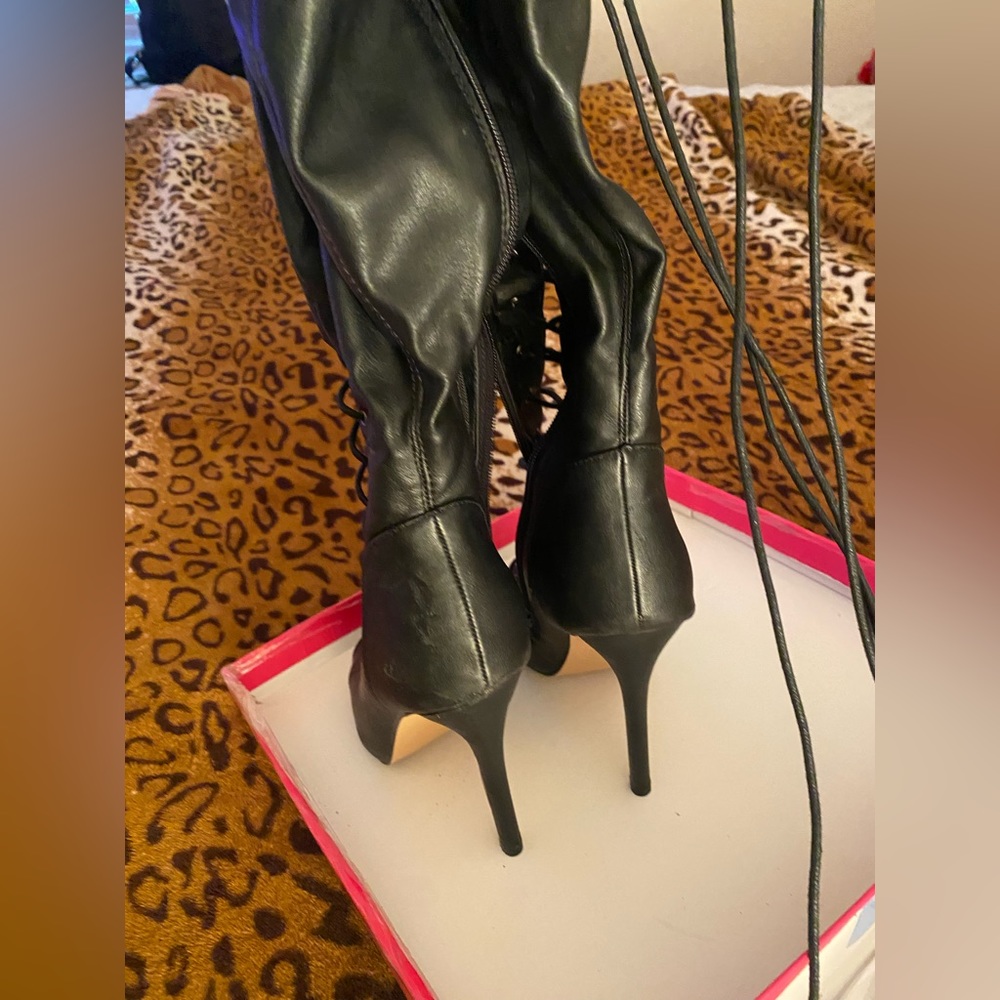 Women high heels boots size 7.5 color black